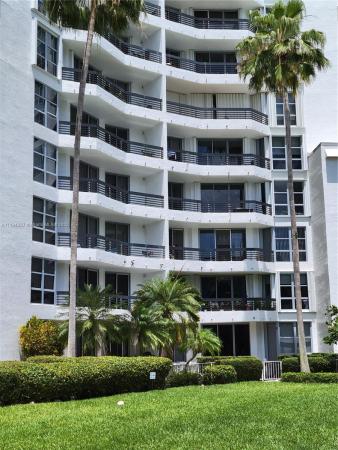 Mystic Pointe Tower 500, 3530 Mystic Pointe Dr #2211, Aventura, Florida 33180, image 2