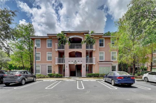 Cypress Pointe At Turtle Run, 6800 W Sample Rd #6800, Pompano Beach, Florida 33067, image 1