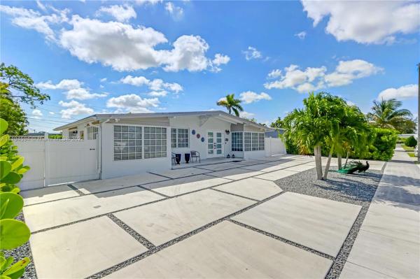 Westwood Lakes Residential, 4515 SW 116th Ave, Westwood Lakes, Florida 33165, image 2
