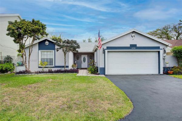 Panache, 14524 SW 95th Ln, The Hammocks, Florida 33186, image 2