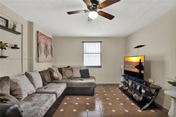 Westwood Lakes Residential, 4040 SW 107th Ct, Westwood Lakes, Florida 33165, image 2
