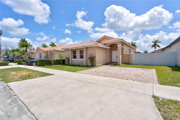 Shoma Homes At Tamiami, 1013 NW 129th Pl, Tamiami, Florida 33182, image 2