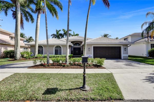 Sunset Pointe At Silver Lakes, 17558 Sw 13th St, Pembroke Pines, Florida 33029, image 1