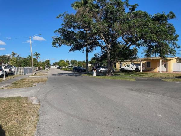Westwood Lakes Residential, 11301 SW 47th St, Westwood Lakes, Florida 33165, image 2