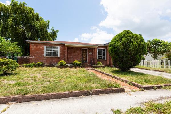 North Miami Beach Manor, 160 NE 171st Ter, North Miami Beach, Florida 33162, image 1