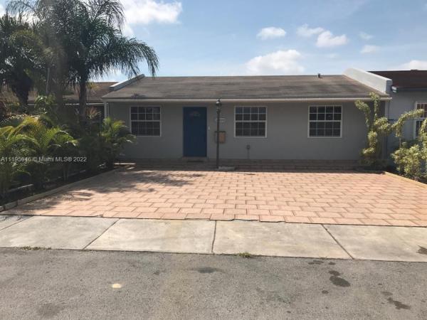 Royale Green, 13020 SW 48th St, Kendale Lakes, Florida 33175, image 2
