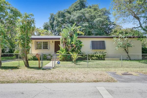 Davis Manor, 6445 Manor Ln, South Miami, Florida 33143, image 1