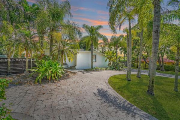 Mitchell Center, 8740 SW 142nd St, Palmetto Bay, Florida 33176, image 1
