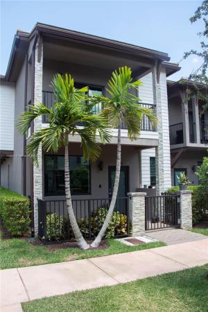 4927 NW 83rd Path, Doral, Florida 33166, image 2