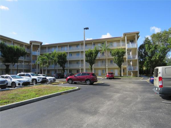 San Marco Villas, 6940 NW 179th St #403-7, Hialeah, Florida 33015, image 1