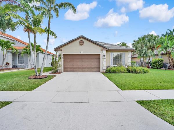 Brittany Bay At Silver Lakes, 18125 NW 21st St, Pembroke Pines, Florida 33029, image 1