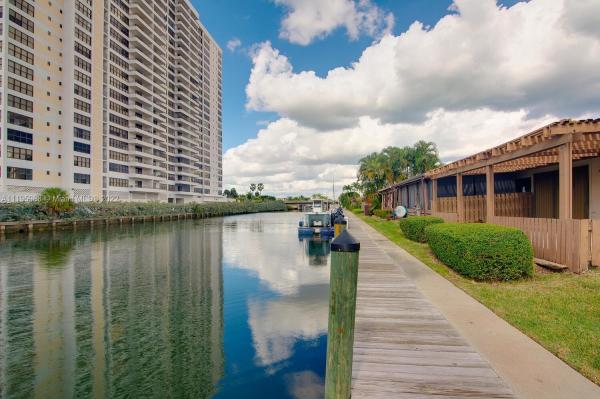 Harbourwood Villas, 2747 S Parkview Dr #2747, Hallandale Beach, Florida 33009, image 1