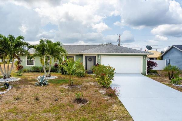 922 SW Jasper Ave, Florida 34953, image 2