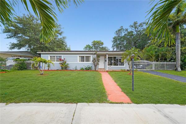 Norwood, 1410 NW 188th Ter, Miami Gardens, Florida 33169, image 2