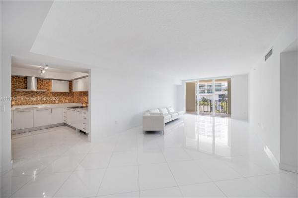 St Tropez On The Bay, 200 Sunny Isles Blvd #TH-306, Sunny Isles Beach, Florida 33160, image 2