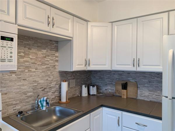 Colonial House, 1150 Atlantic Shores Blvd #612, Hallandale Beach, Florida 33009, image 1