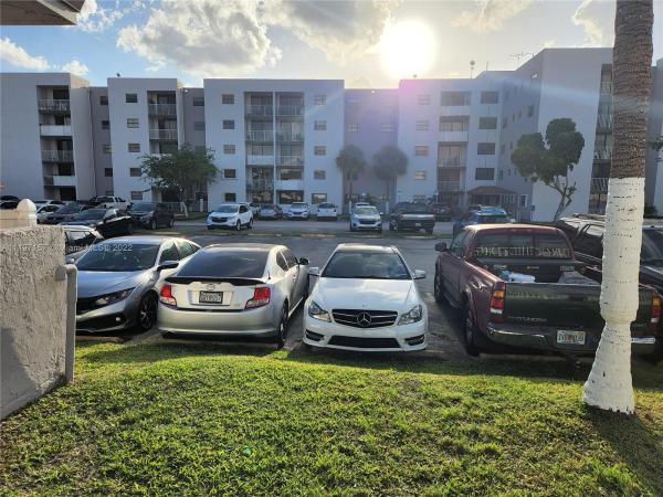 Fontainebleau Gardens, 8145 NW 7th St #106, Fountainebleau, Florida 33126, image 2