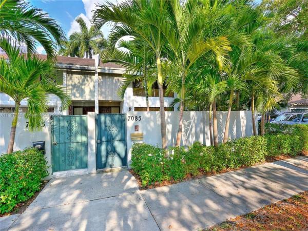 The Banyans Of South Miami, 7085 SW 67th Ave #15, South Miami, Florida 33143, image 1