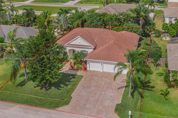 2922 SW Rosetta St, Florida 34953, image 2