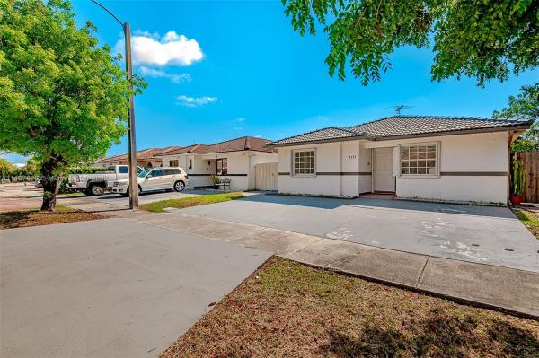 Yaira, 7217 W 35th Ave, Hialeah, Florida 33018, image 1