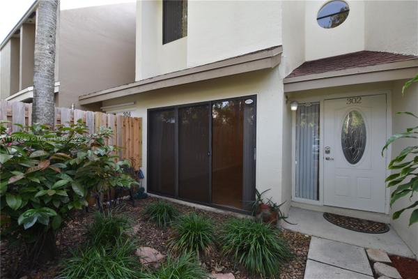 City View Townhomes, 302 City View Dr, Fort Lauderdale, Florida 33311, image 1