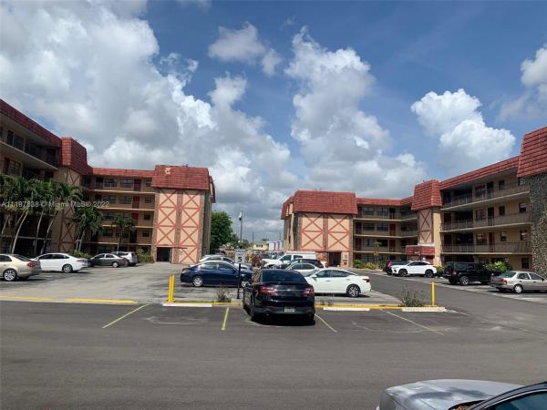 Kings Cove, 1335 W 68th St #206, Hialeah, Florida 33014, image 1