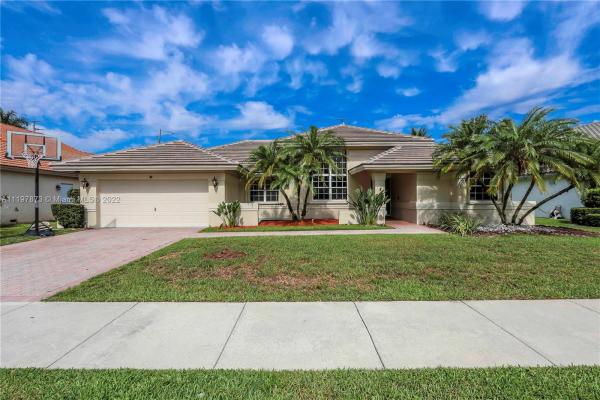 The Ridge On Nob Hill, 3331 Overlook Rd, Davie, Florida 33328, image 1