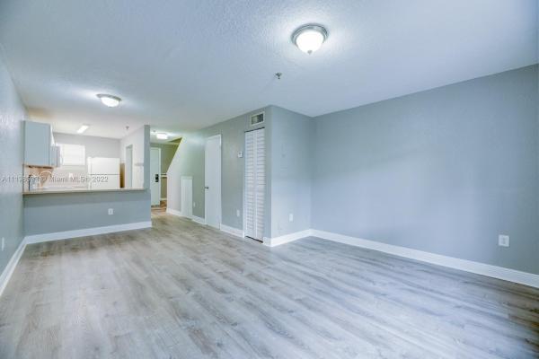 Las Villas De Fountainbleu, 8027 NW 8th St #13, Fountainebleau, Florida 33126, image 1