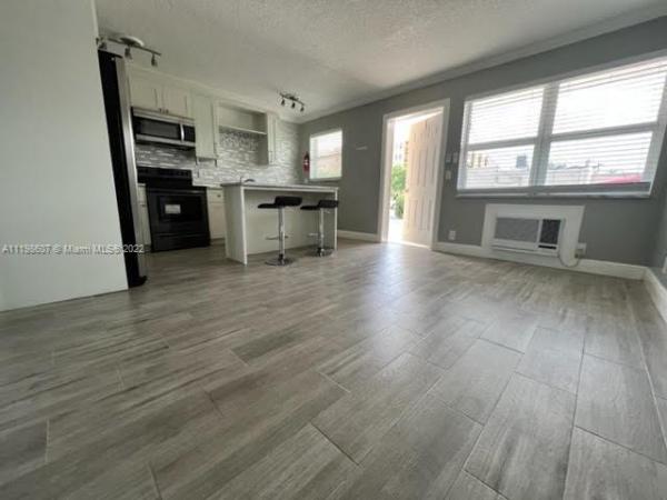 Casa De Playa Of Lake Worth, Lake Worth Beach, Florida 33460, image 1