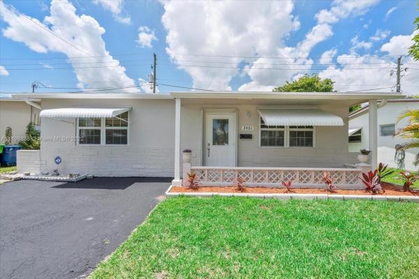 Gold Key Villas West, 2401 NW 82nd Way, Sunrise, Florida 33322, image 1