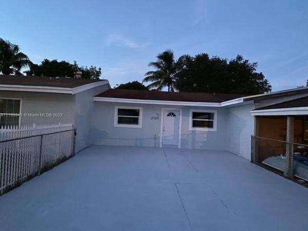 Vista Verde, 21321 NW 39th Ave #21321, Miami Gardens, Florida 33055, image 2