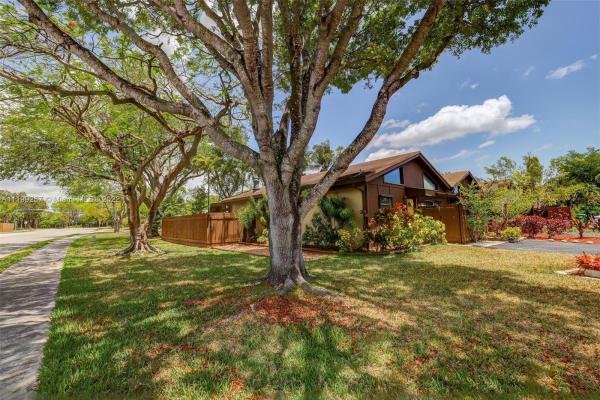 Pinetree Village, 11375 SW 112th Circle Ln S, Kendall, Florida 33176, image 1