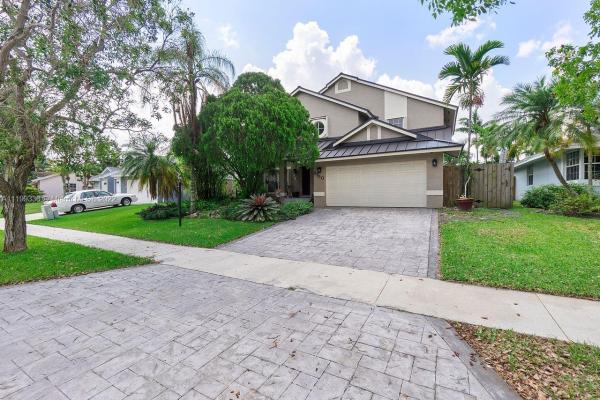Laguna Pointe, 9750 SW 217th St, Cutler Bay, Florida 33190, image 1