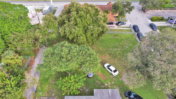 Liberia, 2213 Farragut St, Hollywood, Florida 33020, image 1
