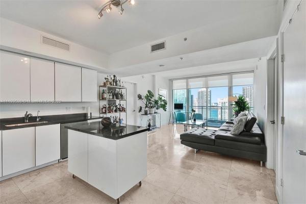 Mint At Riverfront, 92 SW 3rd St #4311, Miami, Florida 33130, image 2