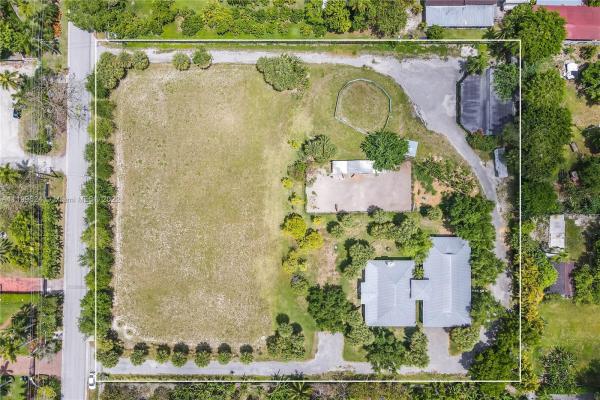 Bird Road Farmsites, 12220 SW 43rd St, Kendale Lakes, Florida 33175, image 1