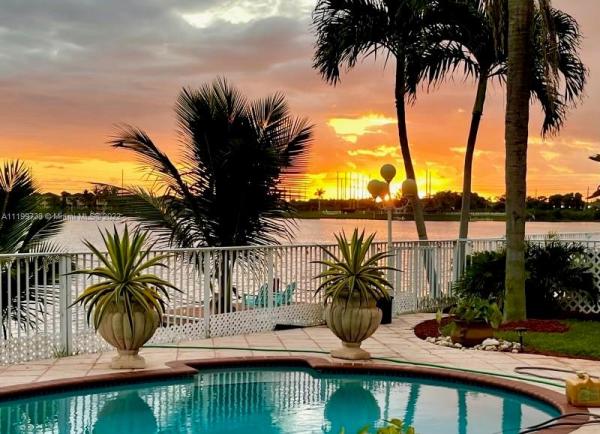 Twin Lake Shores Central, 13017 SW 140th Street Rd, Three Lakes, Florida 33186, image 1