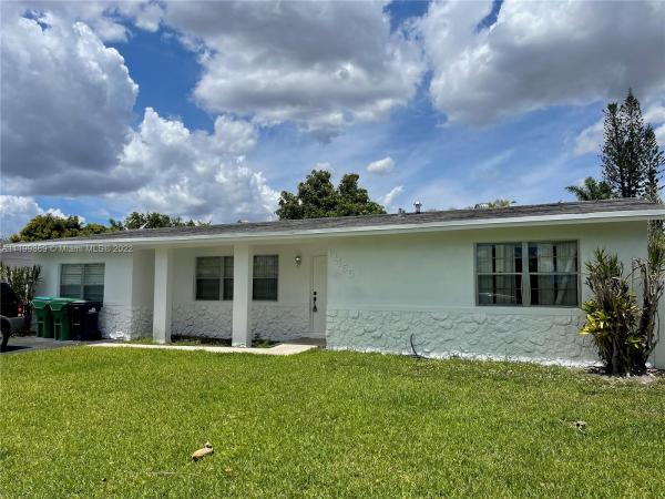 Winston Park, 13455 SW 72nd Ter, Kendale Lakes, Florida 33183, image 2