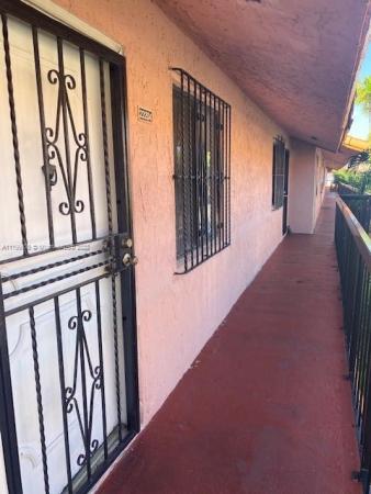 Hialeah Club Villas, 2194 W 60th St #22204, Hialeah, Florida 33016, image 1