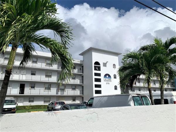 La Luna, 2775 W 52nd St #310, Hialeah, Florida 33016, image 1