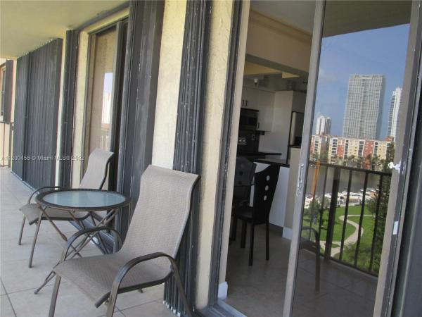 Winston Towers 700, 290 174th St #1012, Sunny Isles Beach, Florida 33160, image 2
