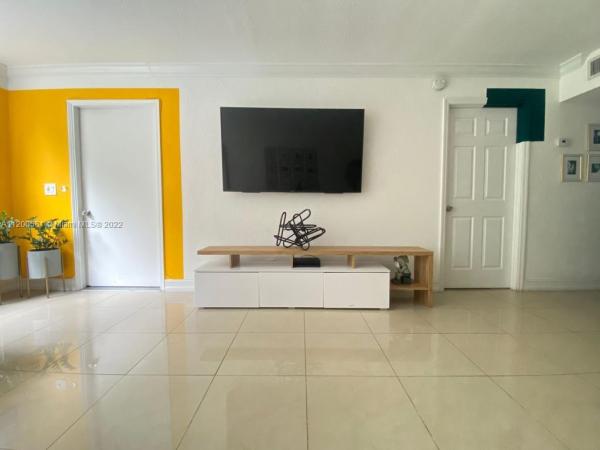 Live Oak Of Pine Island Ridge, 9430 Live Oak Pl #307, Davie, Florida 33324, image 2