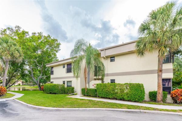 Applewood Village 4, 2944 S Carambola Cir S #2019, Coconut Creek, Florida 33066, image 1