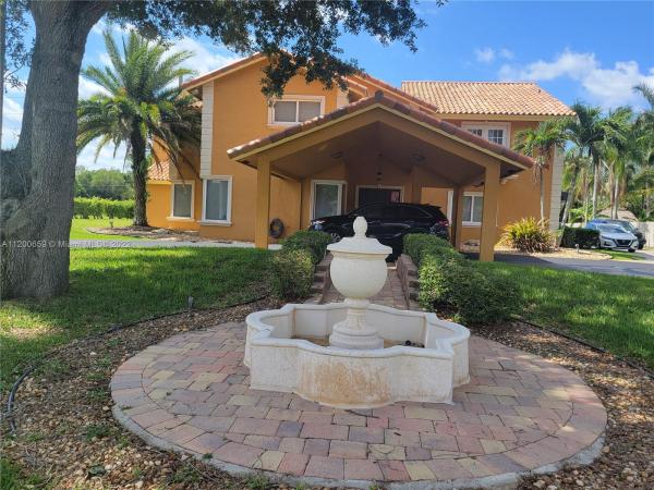 Shenandoah, 13840 Alexandria Ct, Davie, Florida 33325, image 2