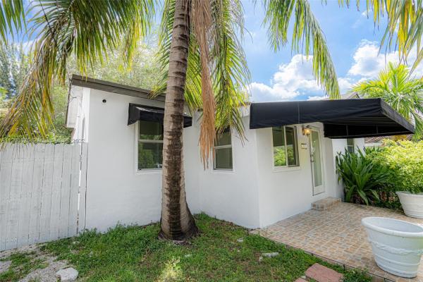 329 Northwest Blvd, Unincorporated Dade County, Florida 33126, image 2
