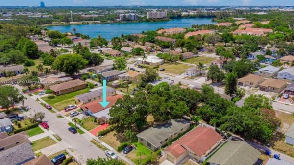 Liberia, 2335 Hope St, Hollywood, Florida 33020, image 2