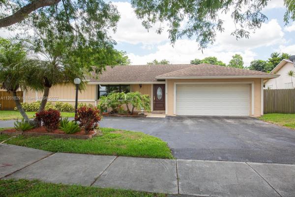 Calusa Club Estates, 13610 SW 96th St, The Crossings, Florida 33186, image 2