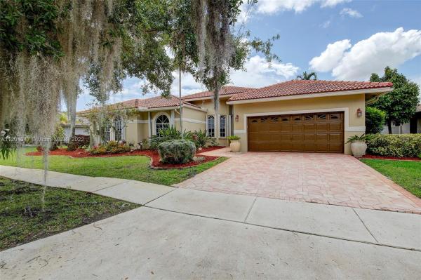 Sunset Pointe At Silver Lakes, 17454 SW 12th St, Pembroke Pines, Florida 33029, image 1