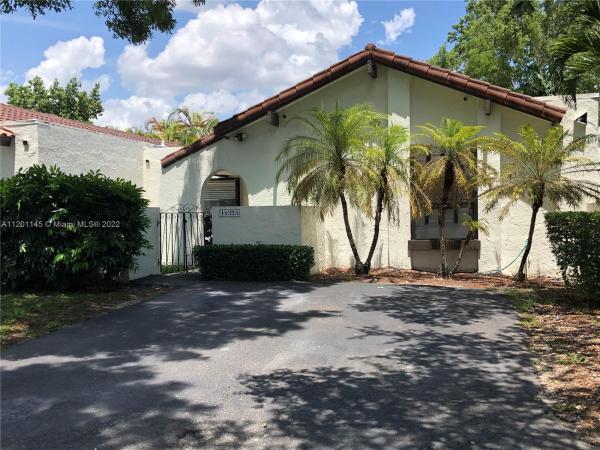 Town Villas In The Crossings, The Crossings, Florida 33186, image 1
