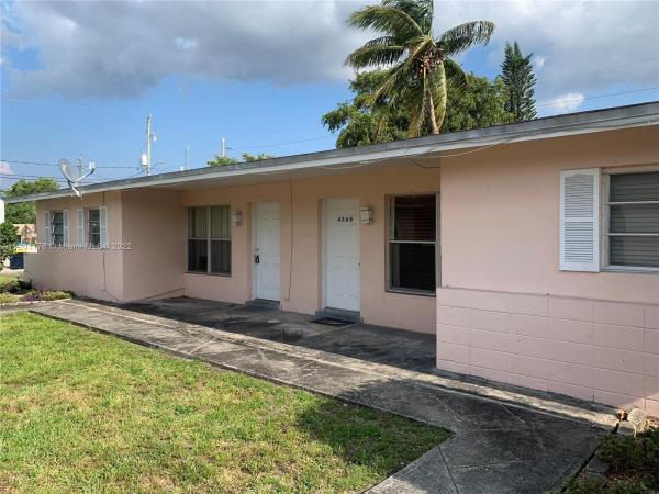 Gold Coast Twin Villas West, 4761 SW 43rd Ave, Dania Beach, Florida 33314, image 1